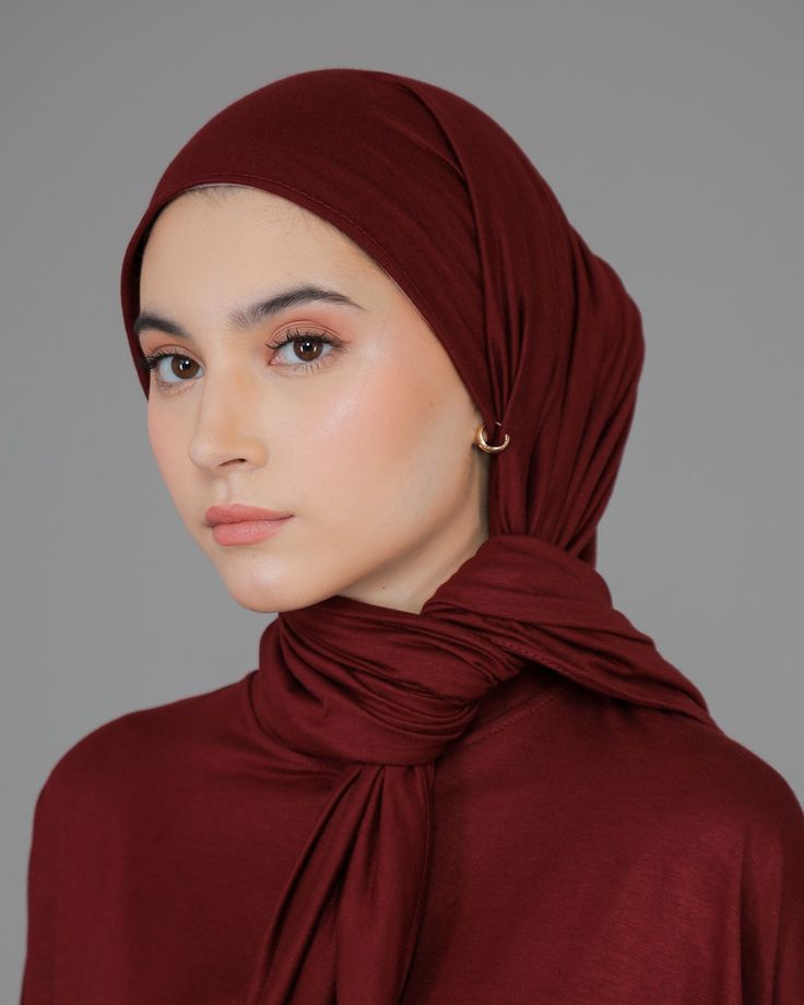 Sahara One Set in #Maroon ♥️ 1 set include; top + pants + pashmina Shop now——shopee_ benanghijab #SaharaOneSet #OneSetSatSet #BenangHijab